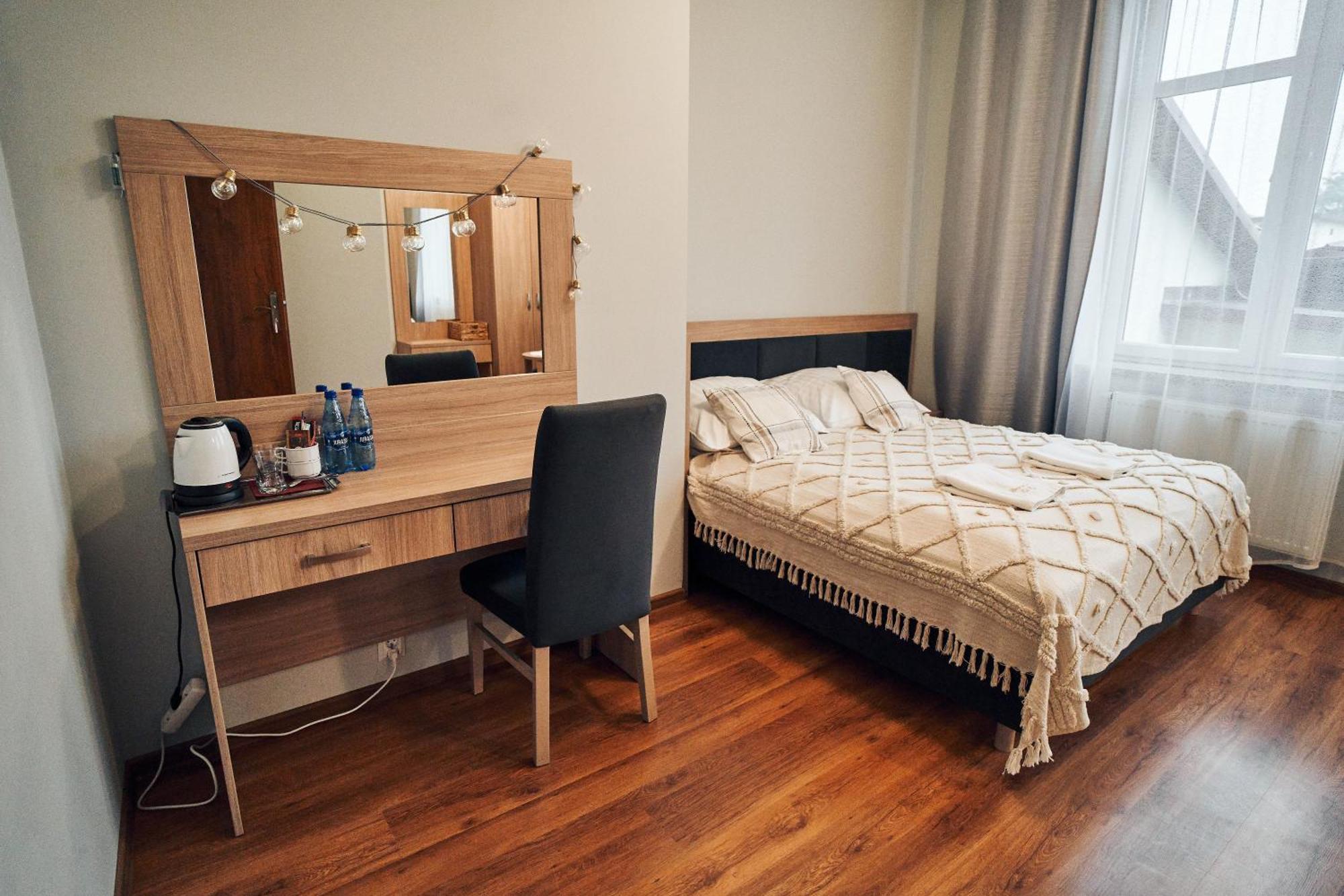 Hotel Lilia Włoszczowa Exteriér fotografie